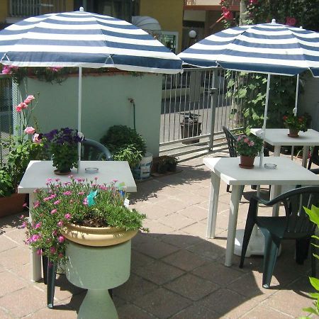 Sirenapop Concept B&B Rivazzurra Di Rimini Luaran gambar