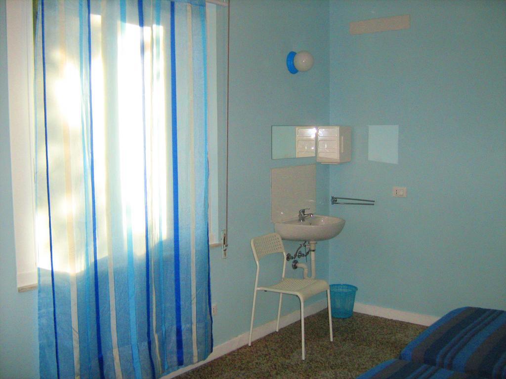 Sirenapop Concept B&B Rivazzurra Di Rimini Bilik gambar