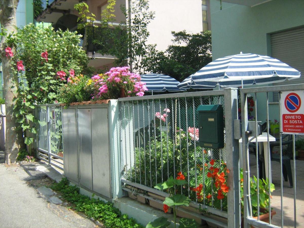 Sirenapop Concept B&B Rivazzurra Di Rimini Luaran gambar