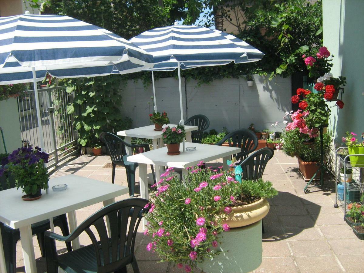 Sirenapop Concept B&B Rivazzurra Di Rimini Luaran gambar